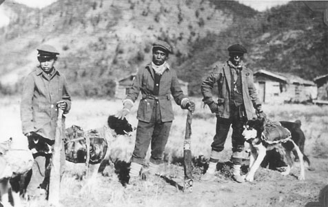 Trois hommes kaska 